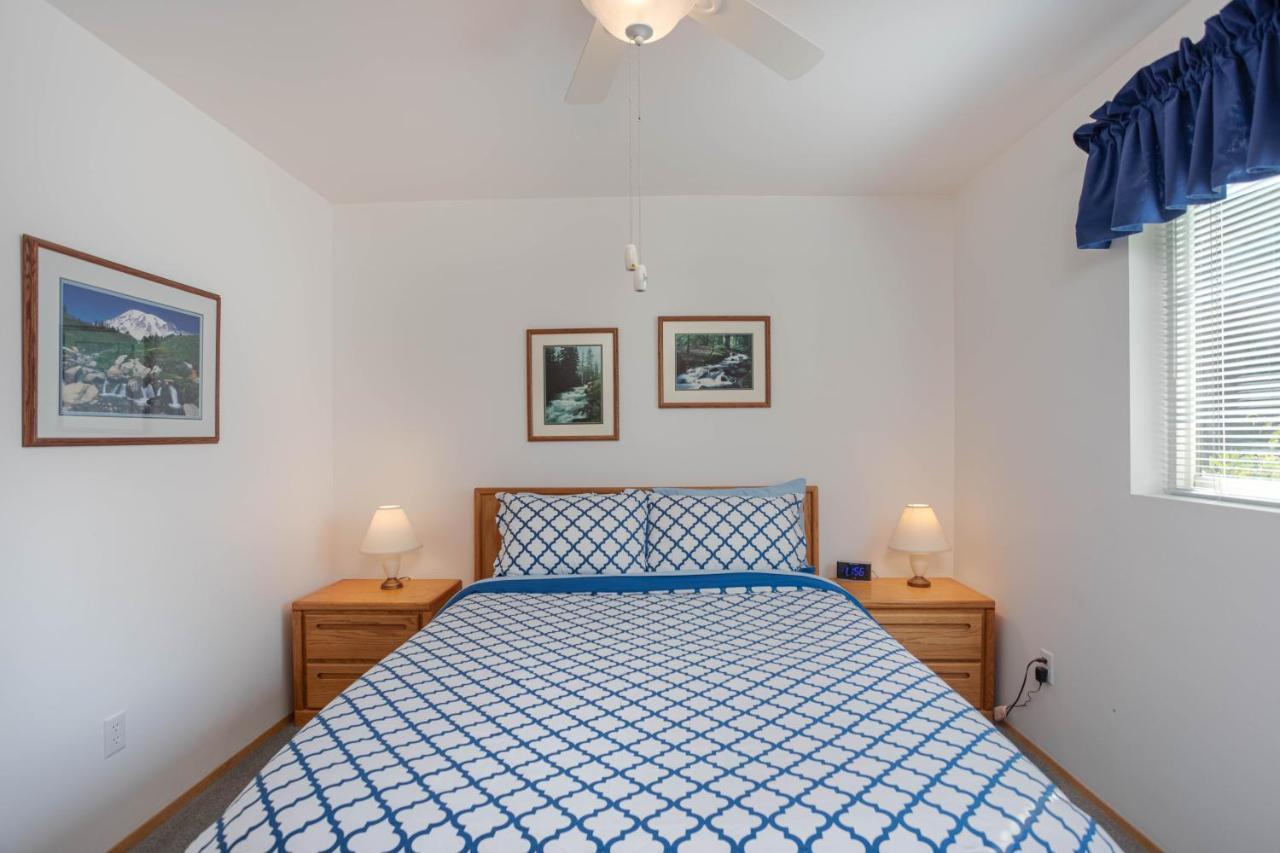 Апартаменти Walk To Downtown * 6 Guests * Pets * A/C! * No Stairs! Лівенворт Екстер'єр фото