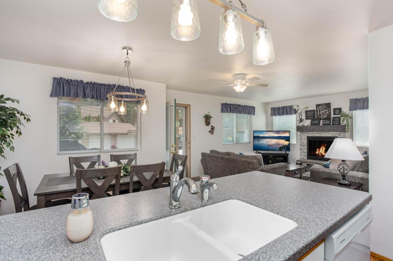 Апартаменти Walk To Downtown * 6 Guests * Pets * A/C! * No Stairs! Лівенворт Екстер'єр фото